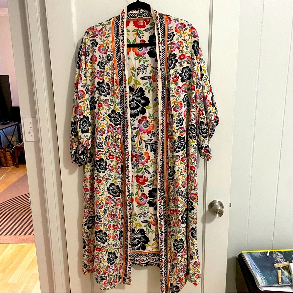 Cynthia Rowley Woman Floral Print Reversible Wrap, Size 1X, like new - Picture 4 of 5
